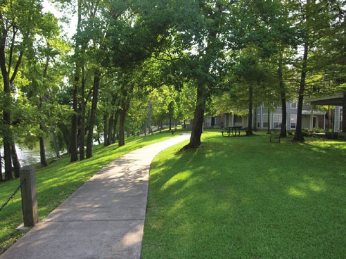 Willows at Wright Island Apartments Jogging Trail